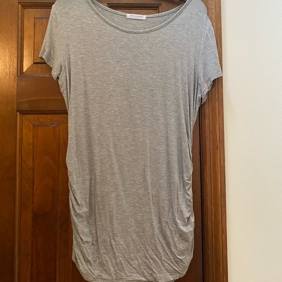 3 maternity tops - Picture 2 of 3